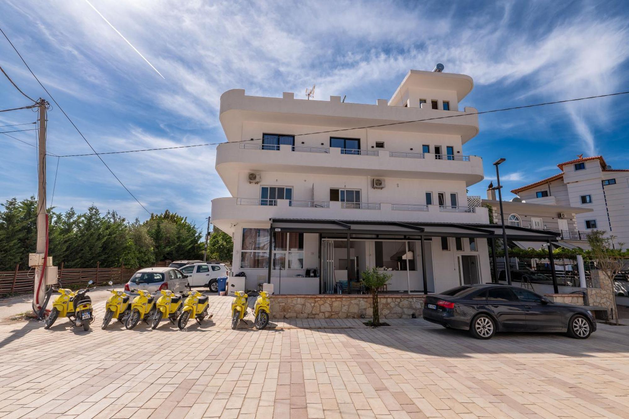 Hotel Rest Hour Ksamil