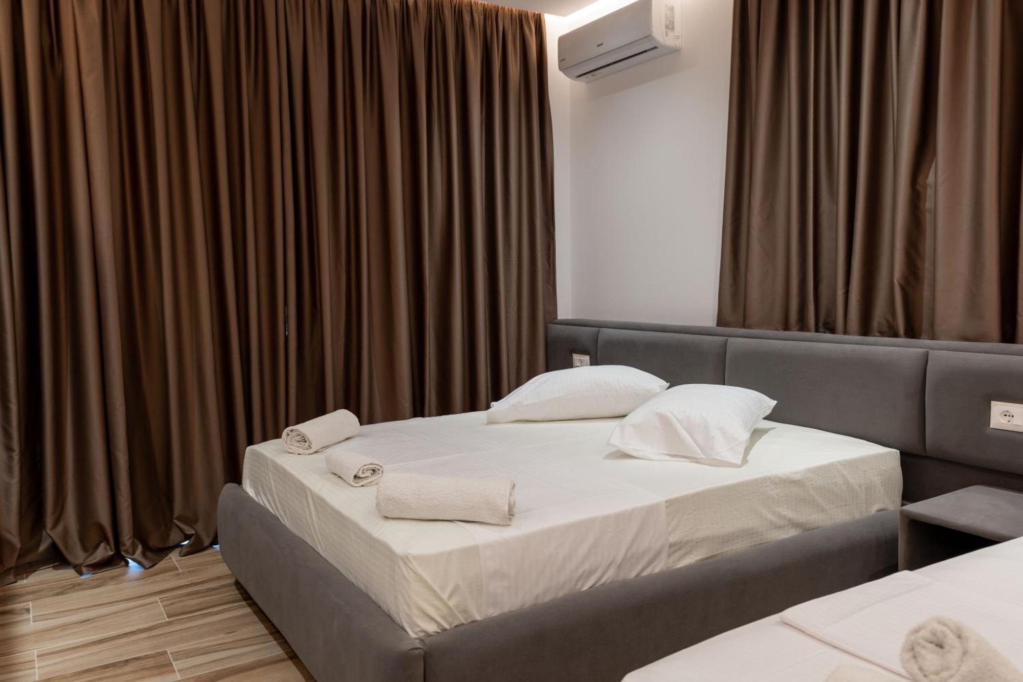 Rest Hour Hotel 3*
