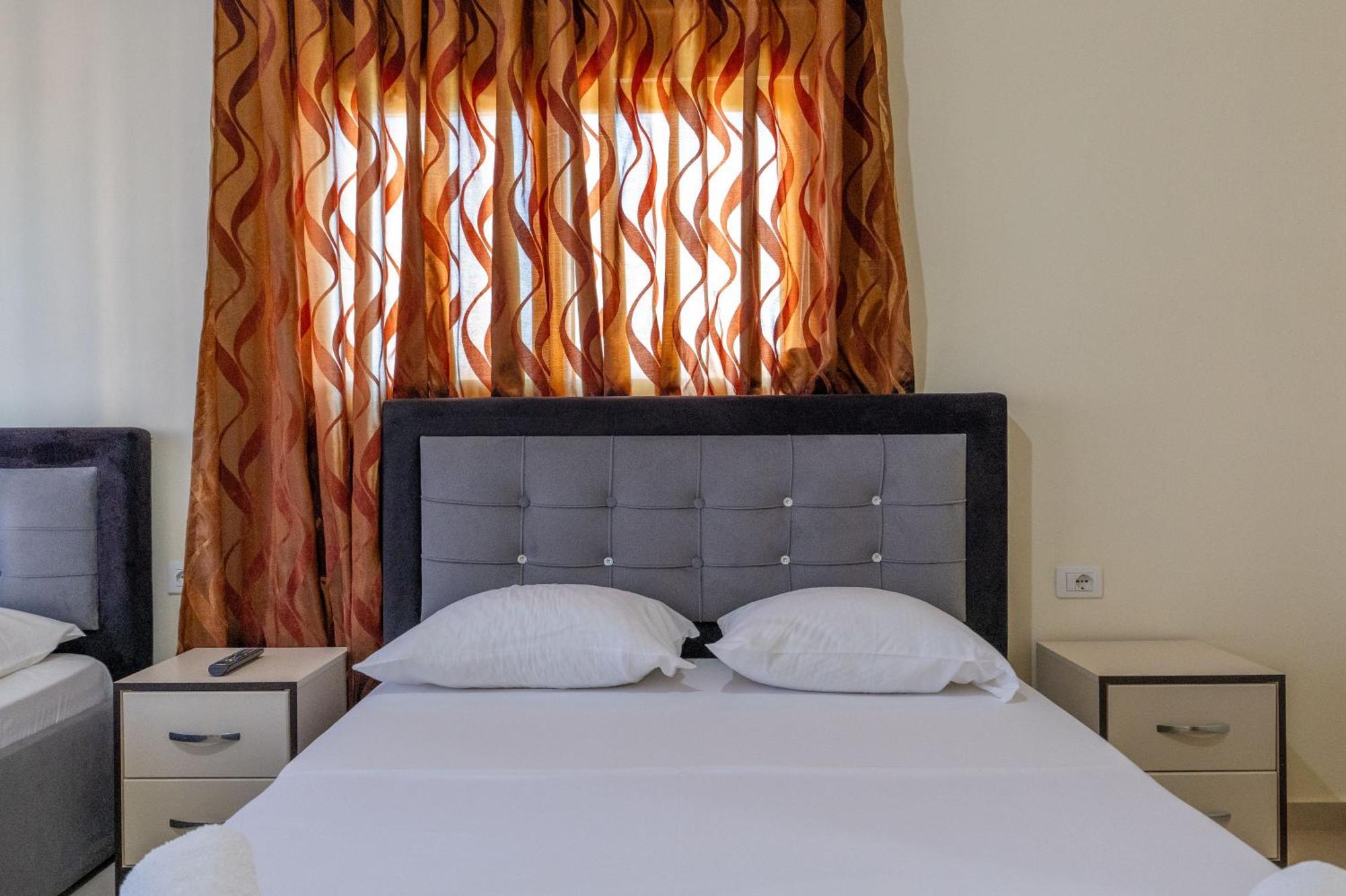 Rest Hour Hotel 3*