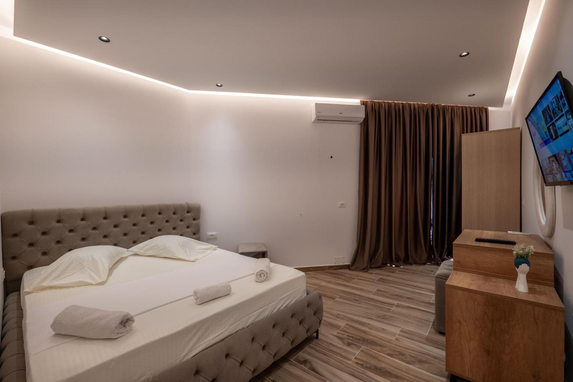 Rest Hour Hotel 3*
