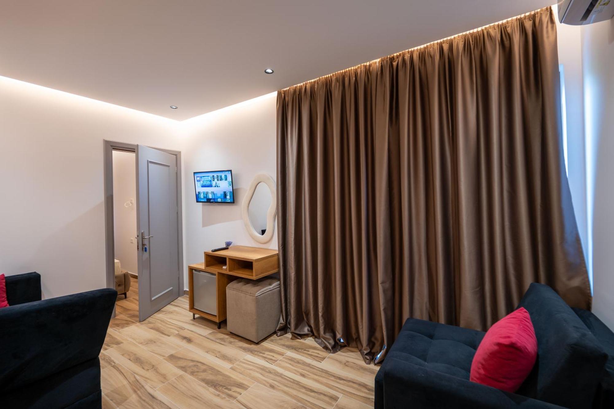 Hotel Rest Hour Ksamil